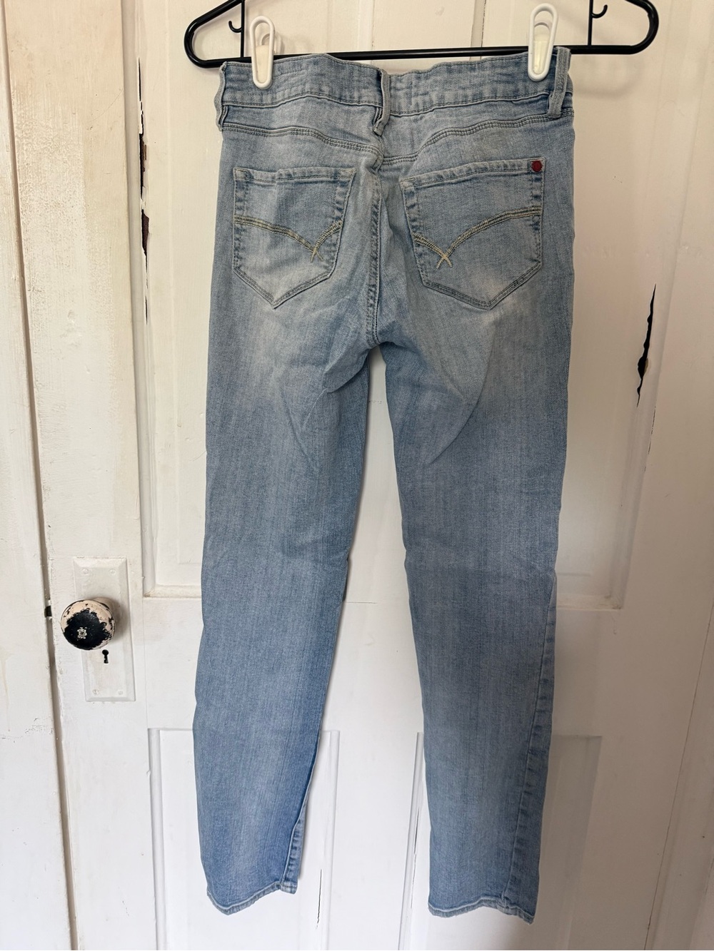 Bullhead Low Rise Ripped Skinny Jeans - Picture 3 of 3
